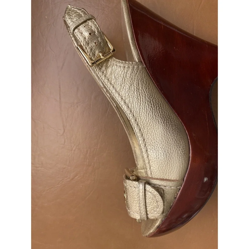 Nine West Women's‎ Wedge Sandals Gold Leather Wood Heel Buckle Peep Toe Size 7.5